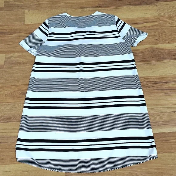 Express Ladies Dress,  Ladies Size Medium,  Black and White Stripes - Picture 7 of 8